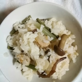 ホタテと山菜の炊き込みご飯